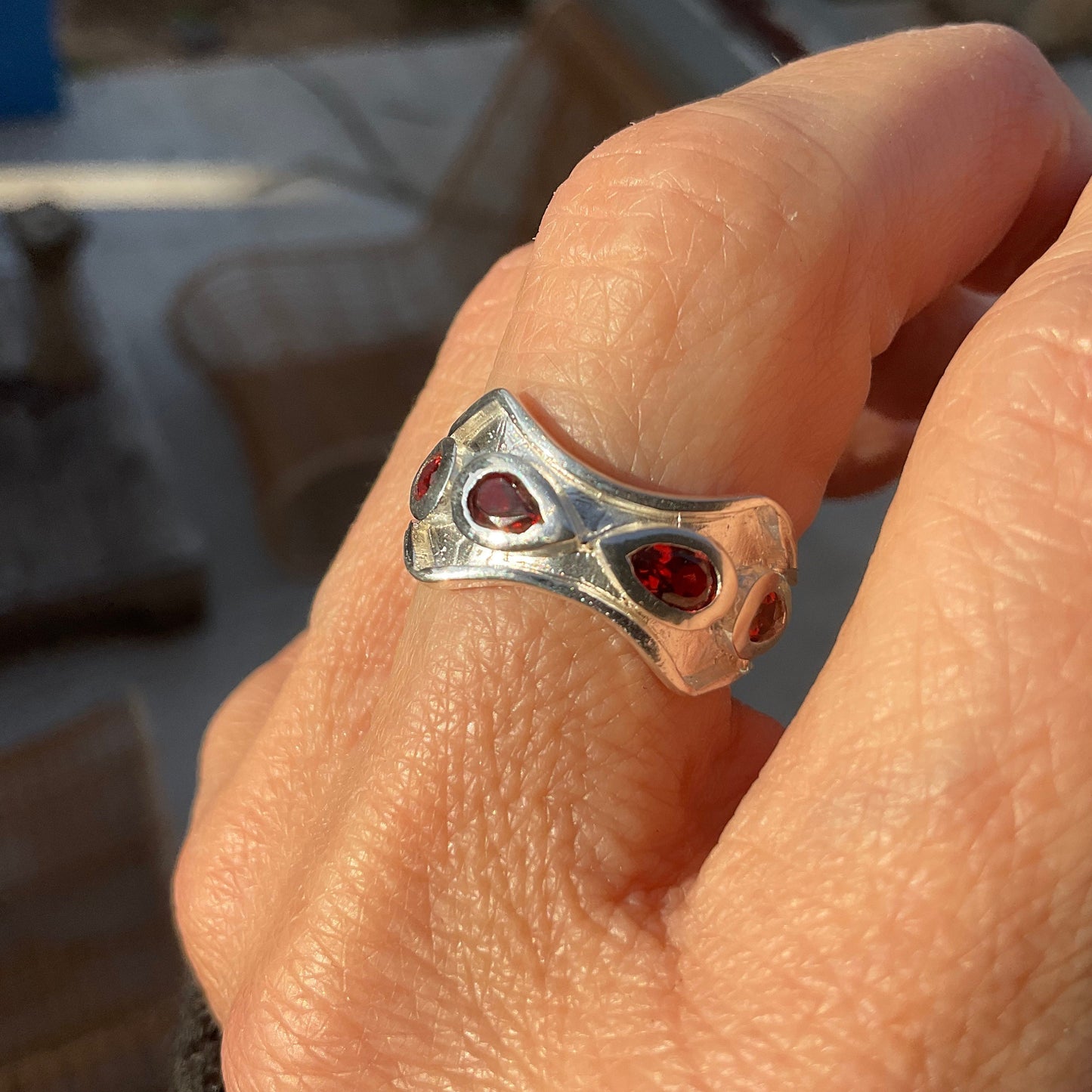 sterling silver band ring red garnet  modernist 6.5
