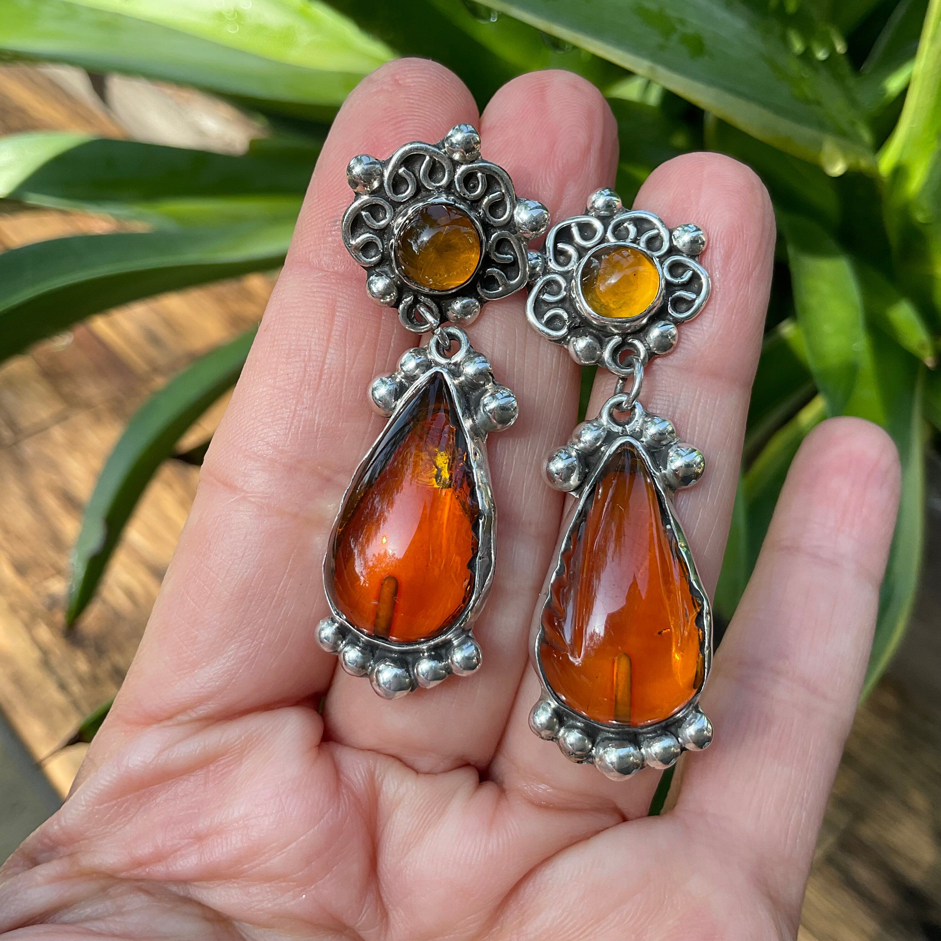 Egg yolk amber earrings, T-shaped amber earrings, elegant earring, dangle earring, gift, genuine amber, sterling shops silver